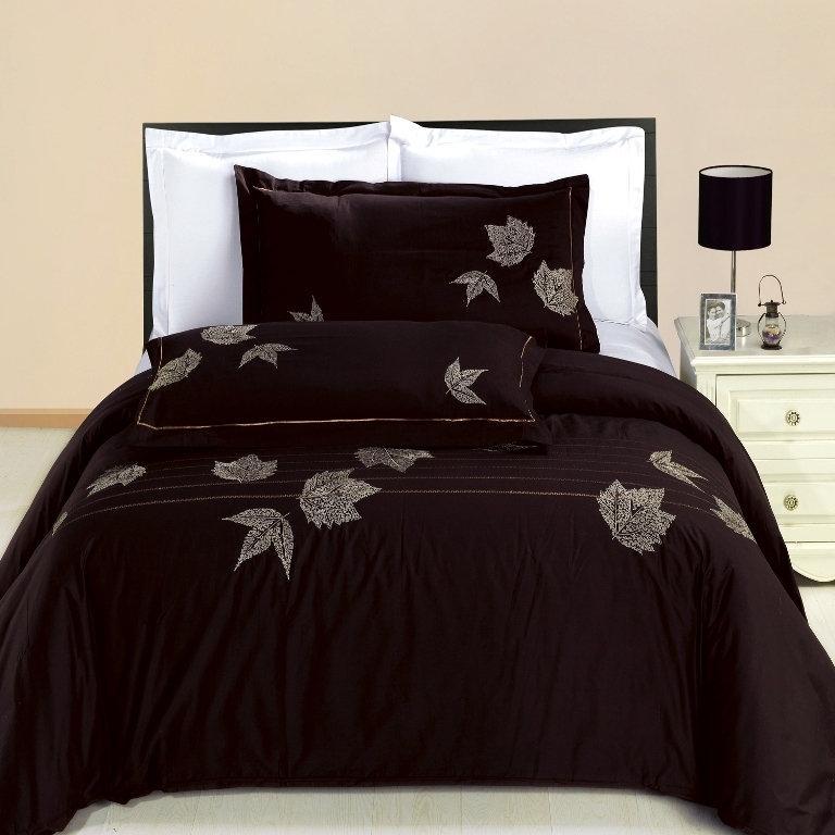 Newbury Embroidered 100 Cotton MultiPiece Duvet Set (Full/Queen)