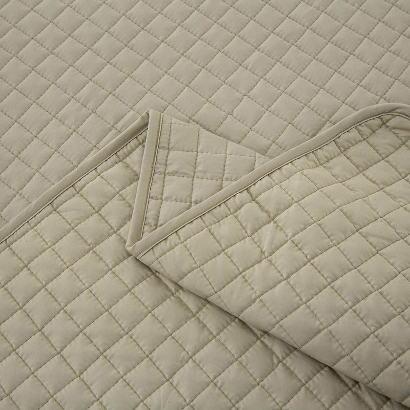 Oversized Reversible Quilted Bedspread Set