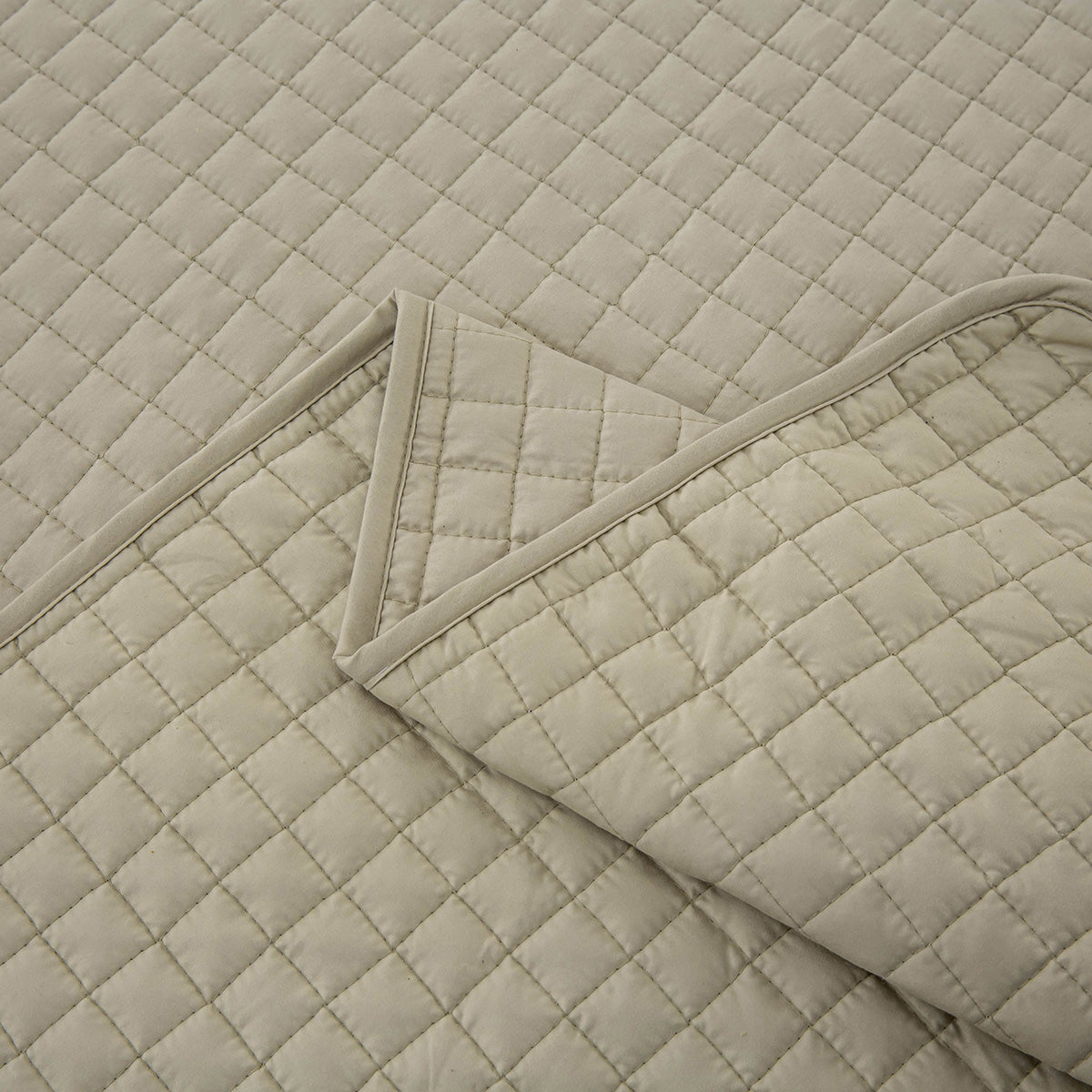 Royal Hotel Copriletto Luxury Microfibra Quadri - Set 3 Pezzi Full/Queen
