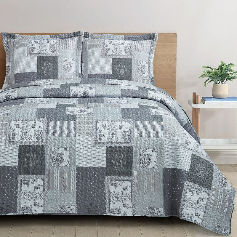 Blue Coast Shells Reversible Quilted Bedspread Bedding